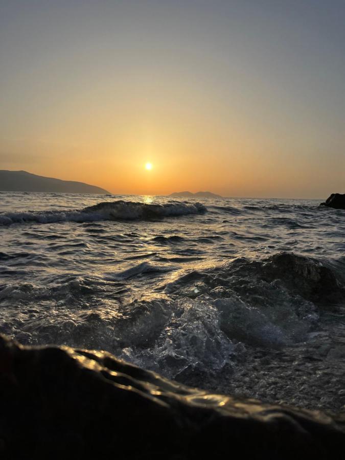 Lotus Apartments Vlore Bagian luar foto