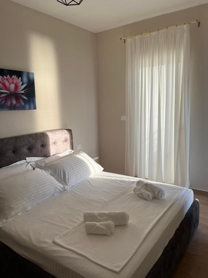 Lotus Apartments Vlore Bagian luar foto