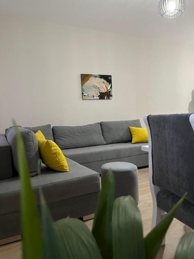Lotus Apartments Vlore Bagian luar foto