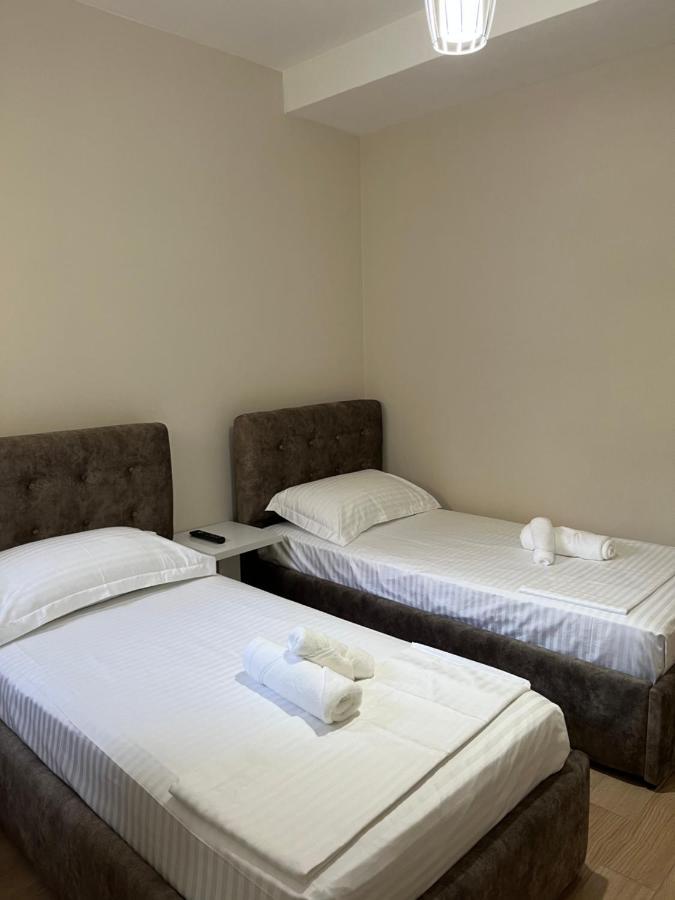 Lotus Apartments Vlore Bagian luar foto