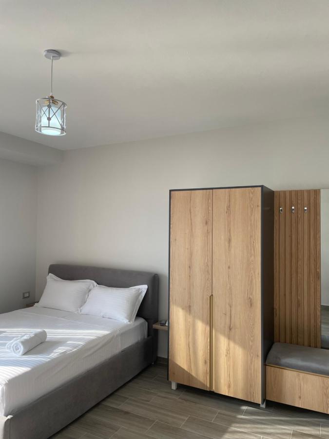 Lotus Apartments Vlore Bagian luar foto
