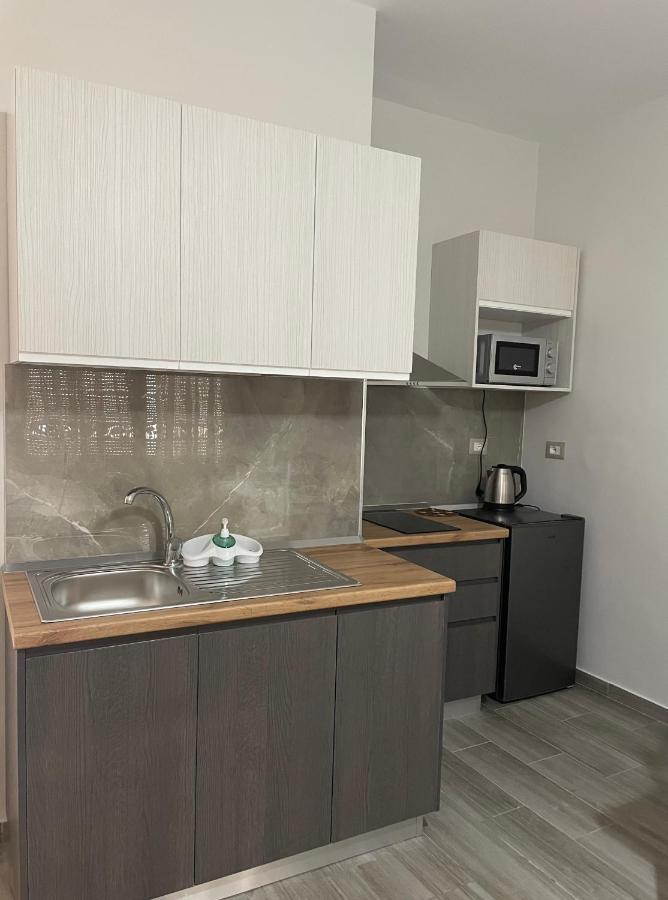 Lotus Apartments Vlore Bagian luar foto