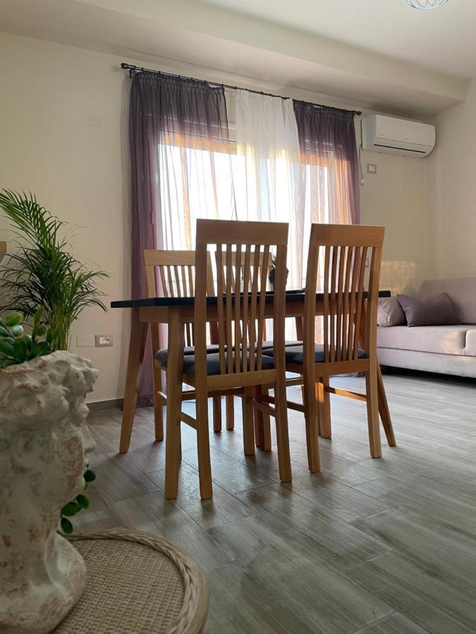 Lotus Apartments Vlore Bagian luar foto