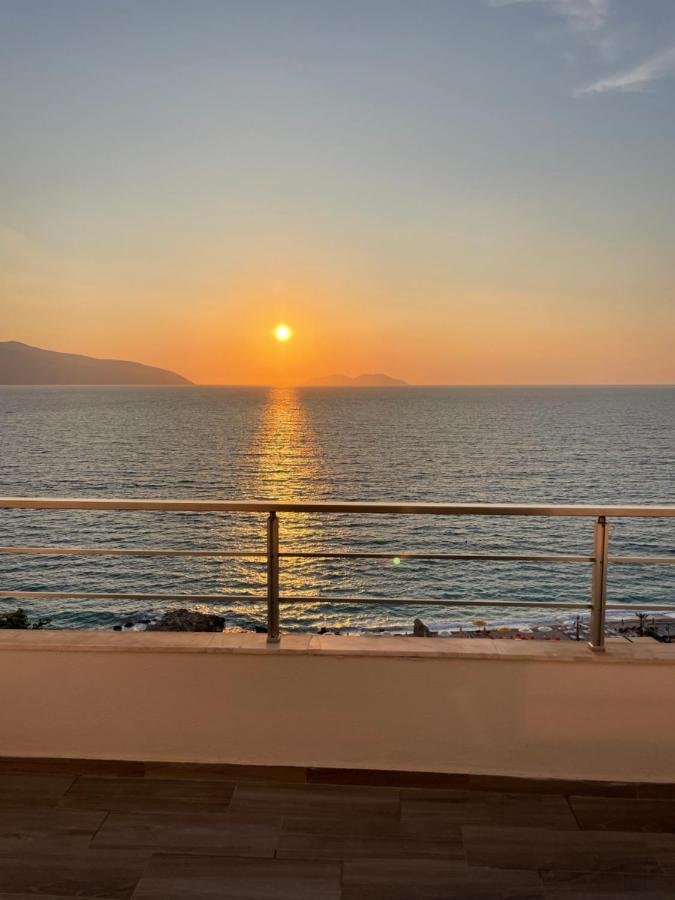 Lotus Apartments Vlore Bagian luar foto