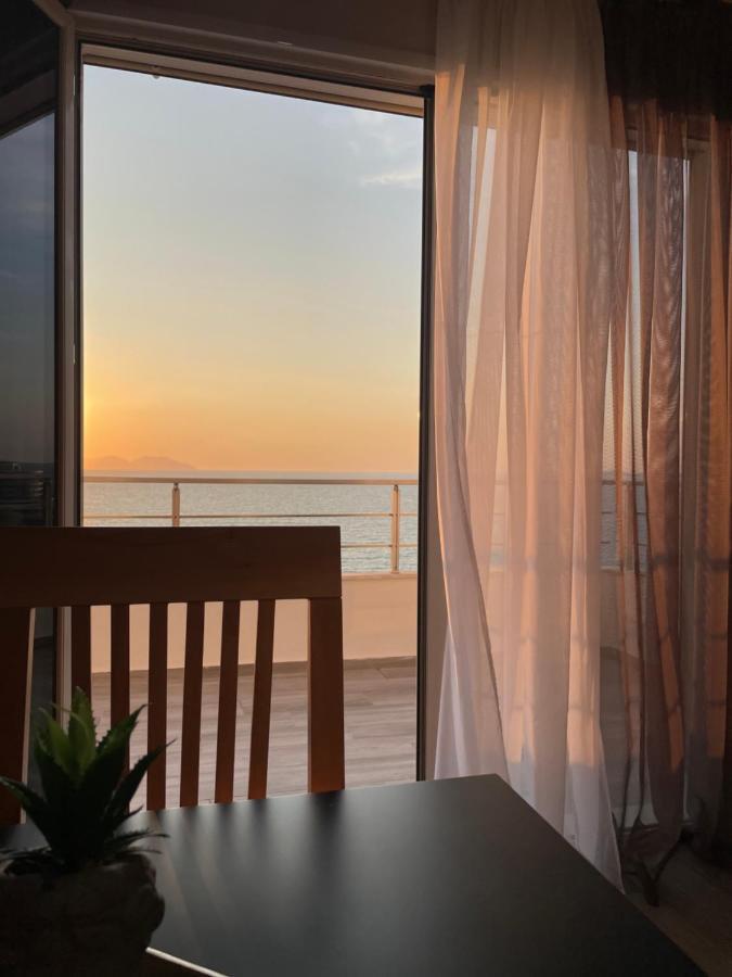 Lotus Apartments Vlore Bagian luar foto