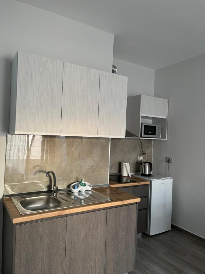 Lotus Apartments Vlore Bagian luar foto