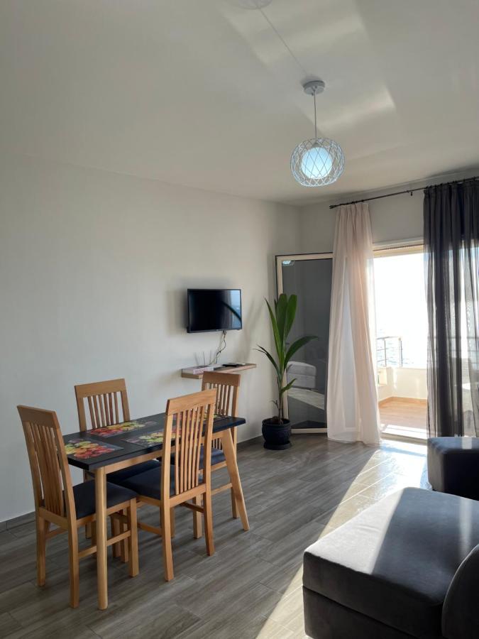 Lotus Apartments Vlore Bagian luar foto