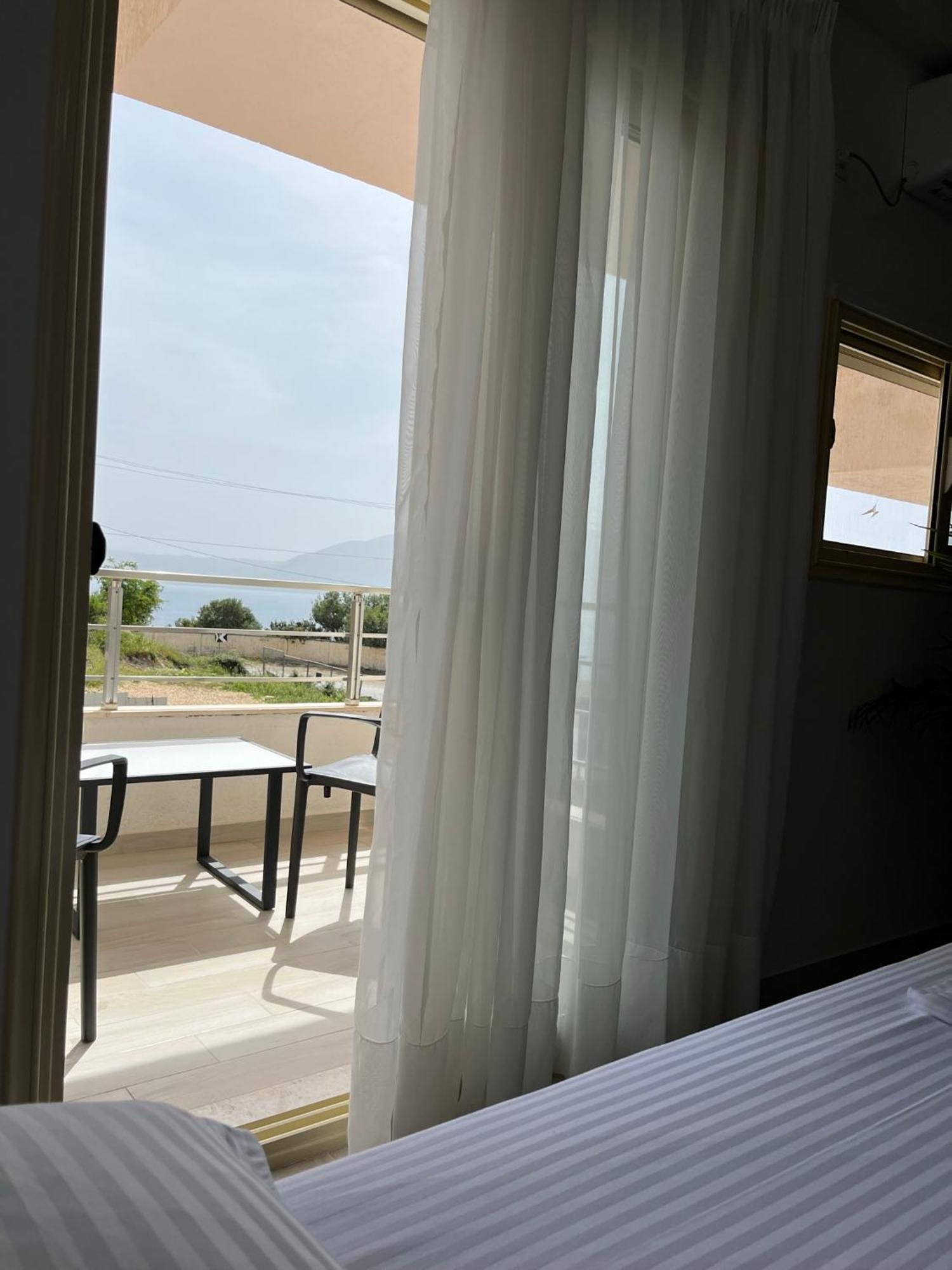 Lotus Apartments Vlore Bagian luar foto